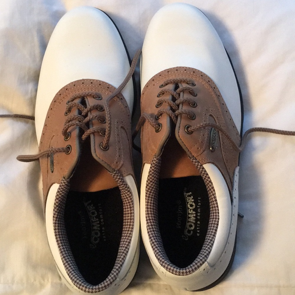 7.5 M women’s golf shoes